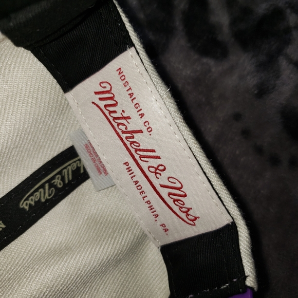 Mens Mitchell & Ness NBA Toronto Raptors Basketball Fited Hat Snap Back Cap - Picture 4 of 5